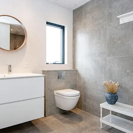 10 Person In Glesborg-by Traum *